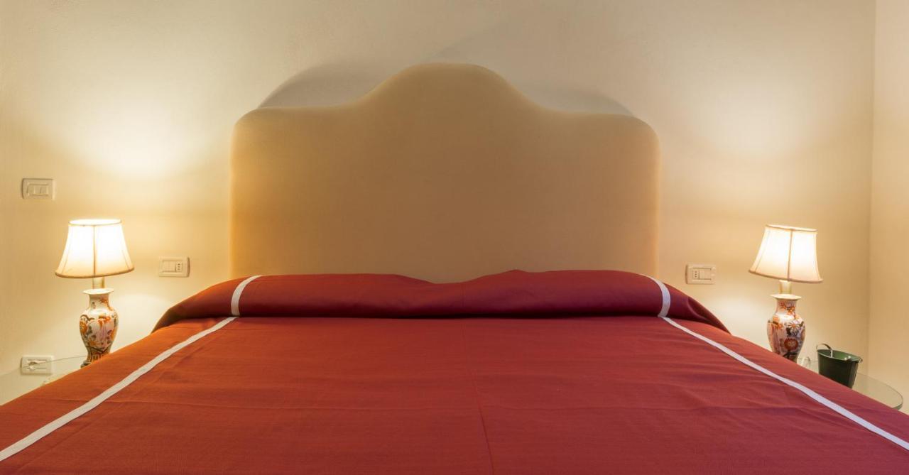 4bdrm Elegant Apartm In Private Estate, Shared Swimmingpool, Maze Garden Appartamento *